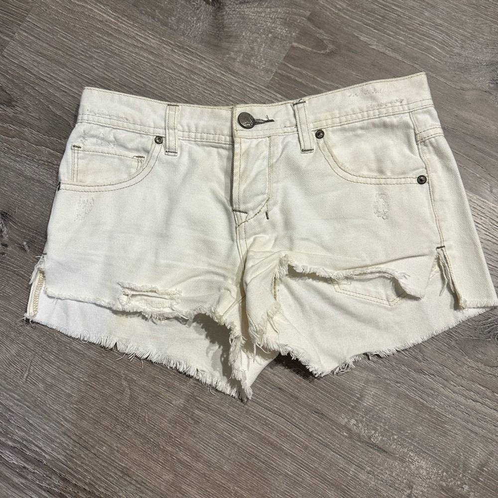 Free People denim distressed shorts white size 24